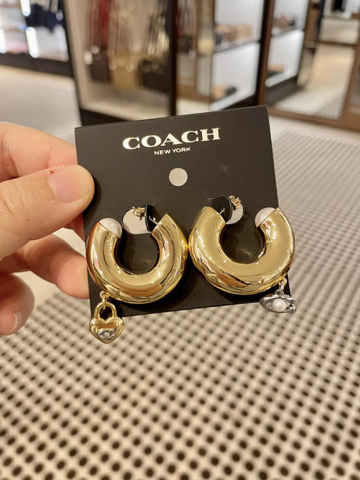 ¥499直邮！Coach金色珍珠大C耳钉 商品图0