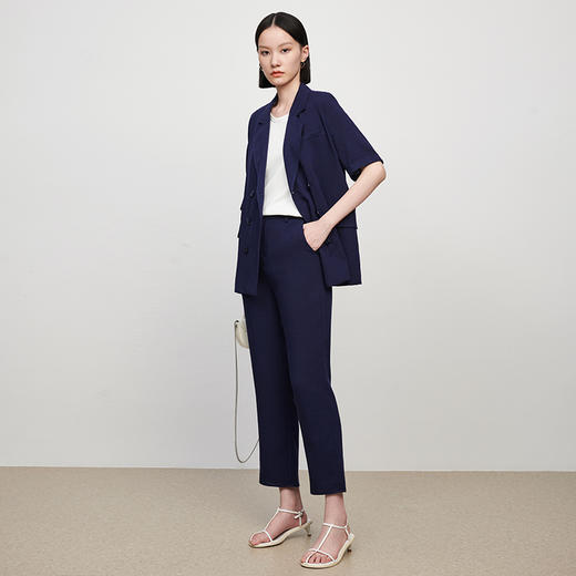 IN AND ON女士轻薄双排扣短袖西装宽松休闲透气时尚套装 商品图5