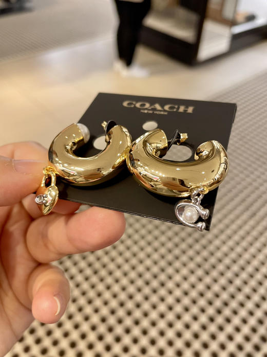 ¥499直邮！Coach金色珍珠大C耳钉 商品图2