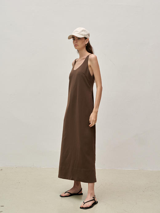 Viktoria Chan | SS23103 Tine U neck dress [ U领无袖连衣裙 棕 ] 商品图5