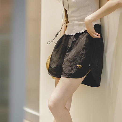 马登女装 美式休闲运动短裤百搭显瘦松紧裤简约纯色基础款短裤夏 商品图3