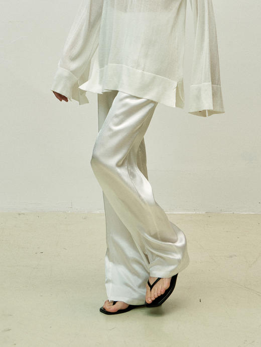 Viktoria Chan | SS23030 Nika satin trousers[ 阔腿裤 黑 / 白 ] 商品图4