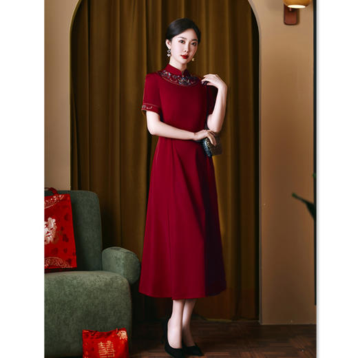 仿醋酸绣花长款旗袍大摆裙，时尚喜妈妈婚宴旗袍裙GX-21683 商品图4