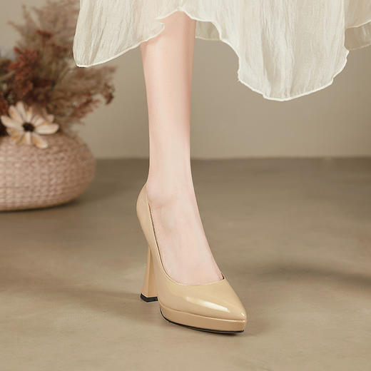 时尚优雅，尖头真皮亮面高跟鞋JH308 商品图11