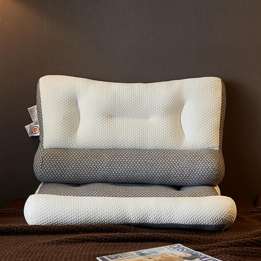 顶柔反牵引大豆枕，符合人体工程学设计满足不同睡姿需求 .高度适中，从此安睡一整晚 商品图1