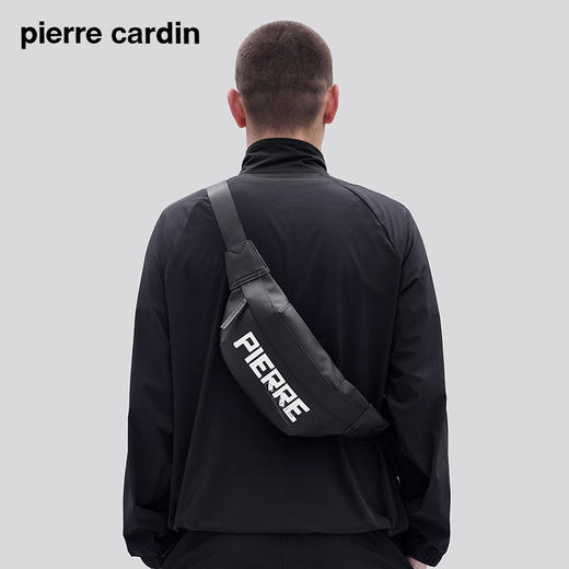 皮尔卡丹leisure系列 男士插袋休闲字母胸包斜跨包 商品图1