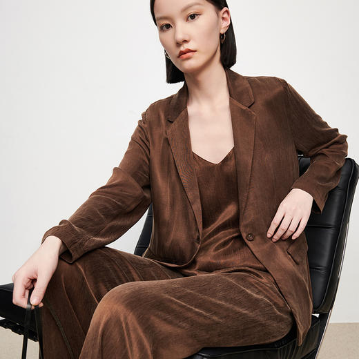 新款铜氨丝休闲西装外套女薄款套装垂感吊带裤子高端三件套 商品图4