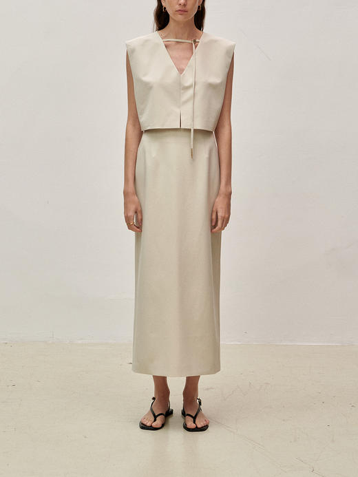 Viktoria Chan | SS23037 Tine V neck top [ 短背心 浅卡其 / 黑 ] 商品图5