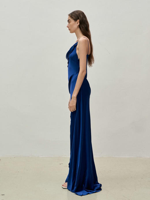 Viktoria Chan | SS23019 Shelby long gown [ 吊带连衣裙 宝蓝 ] 商品图4
