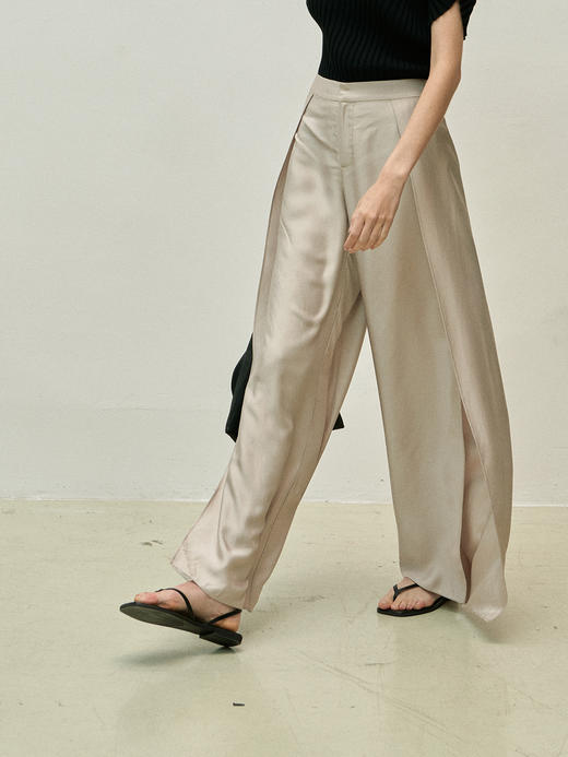 Viktoria Chan | SS23057 Stina flowy trousers [ 高开叉阔腿裤 黑 / 灰 / 卡其 ] 商品图1