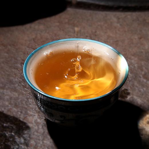 吉顺号2014年蓝票《困鹿山》困鹿山高杆古树普洱生茶357g 商品图3