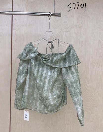 【门店同款】2023年夏季一字肩印花长袖小衫 150585411 商品图0