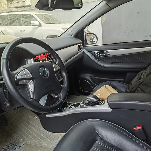 腾势 荣耀版【长租-北京】 商品图6