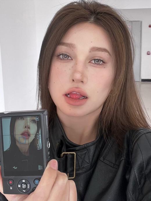 【年抛】厌世多巴胺 kiraFairy | 中直径14.2，着色13.5  | 【同品牌多副更划算,选款色板在详情页】混血美瞳 商品图10