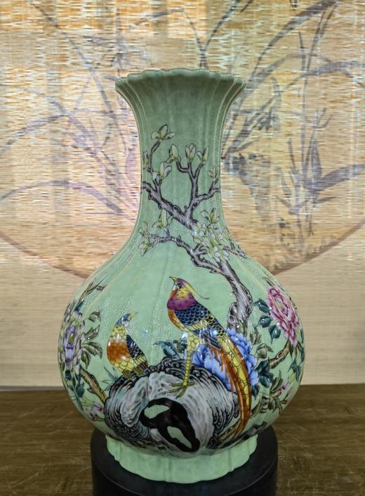 绿地锦堂富贵瓜棱瓶 商品图0