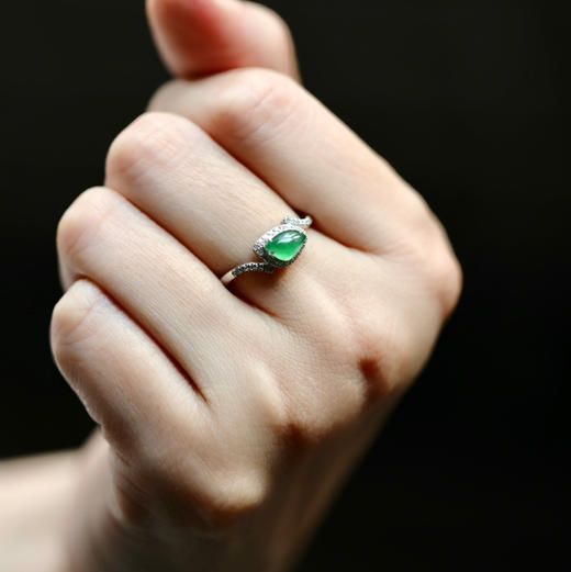 高冰种阳绿翡翠戒指18k白金钻石镶嵌 商品图2