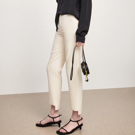 IN AND ON52011裤子春秋女新款显瘦脚口百搭简约不规则九分裤 商品图5