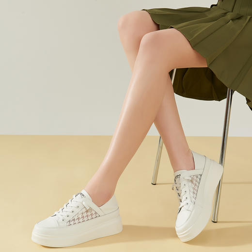 Safiya/索菲娅 2023新品春夏两穿网面透气薄款厚底松糕板鞋 SF31112552 商品图4