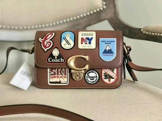 Coach专柜款徽章限量Studio 19 单肩斜挎包 下架奥莱只要￥1950直邮到手，原价4950 商品图1