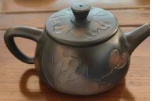 紫陶云中居紫陶线雕石瓢壶 商品图0