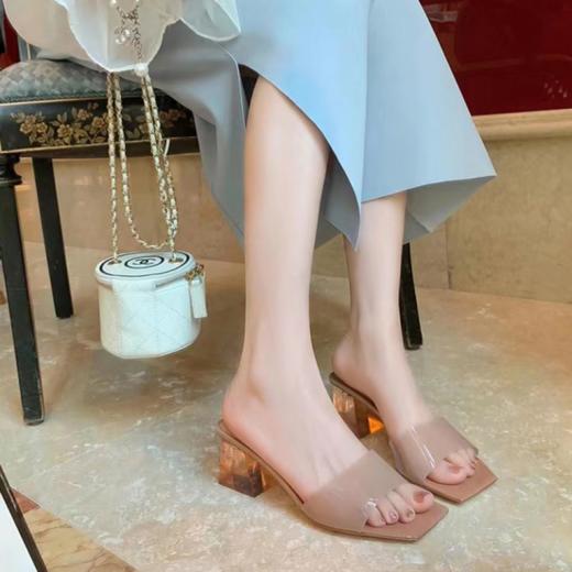 【ROAADN2023款法式粗跟方头凉鞋】品牌定制的三层复合鞋底，巨防滑！且轻盈Q弹！真正的好鞋底，成本很高！ 商品图2