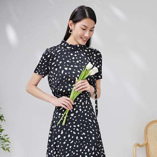 EITIE爱特爱夏季新款时尚通勤印花飘带舒适小上衣7013715 商品图1