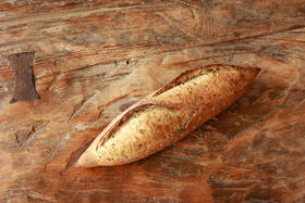 龙眼蜜谷物法棍