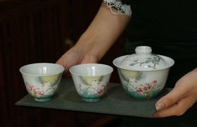 钟新春谨现盖碗