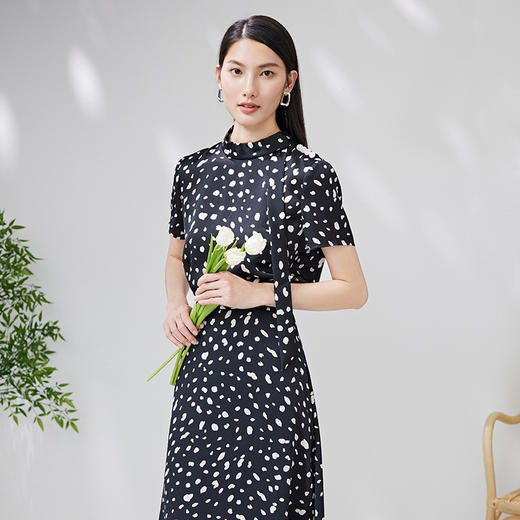 EITIE爱特爱夏季新款时尚通勤印花飘带舒适小上衣7013715 商品图2