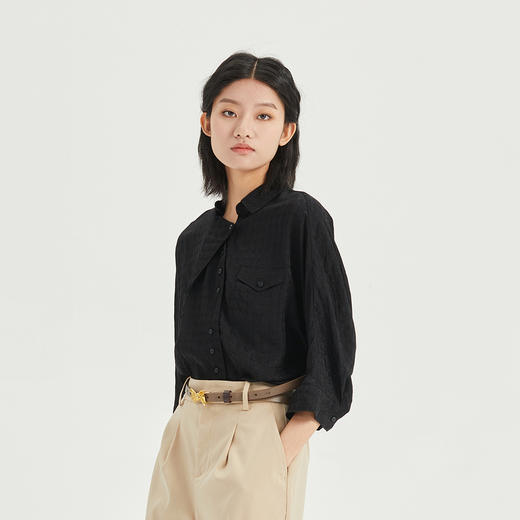 谜底2023夏新款翻领通勤风衬衫前短后长宽松设计感衬衣236MC7082 商品图1