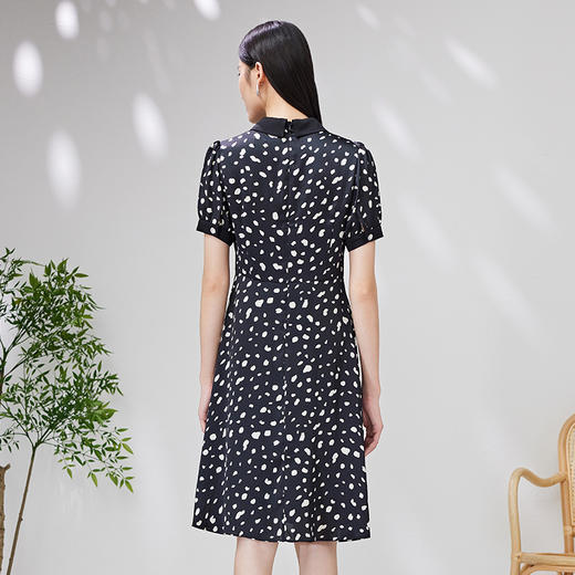 EITIE爱特爱夏季新款短袖立领收腰显瘦印花连衣裙7007748 商品图4