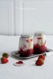 草莓拉丝酸奶
