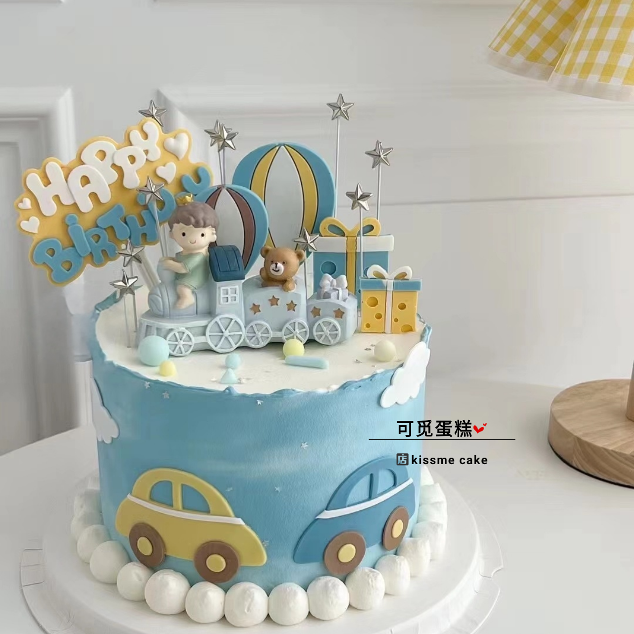 开火车的小男孩