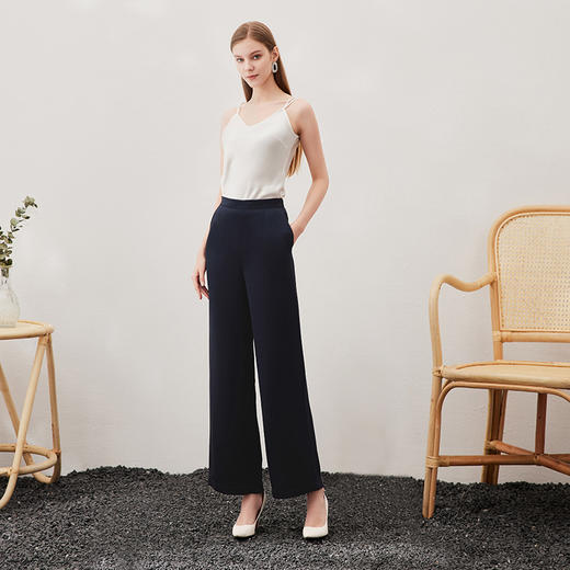 EITIE爱特爱夏季新款V领雪纺显瘦舒适内搭背心吊带小上衣7013703 商品图12