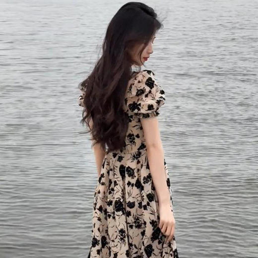 干枯玫瑰赫本风气质连衣裙法式高腰裙子设计感别致茶歇碎花长裙女 商品图3
