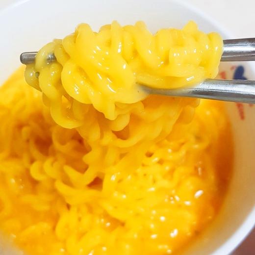 不倒翁芝士拉面桶装120g 商品图3