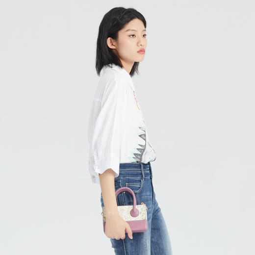 谜底衬衣女2023夏款宽松舒适恐龙印花七分袖大廓形衬衫235MC6028 商品图1