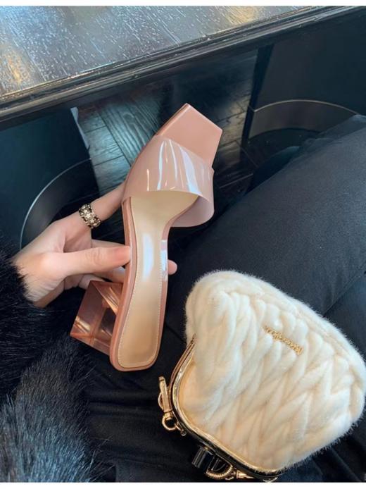 【ROAADN2023款法式粗跟方头凉鞋】品牌定制的三层复合鞋底，巨防滑！且轻盈Q弹！真正的好鞋底，成本很高！ 商品图8