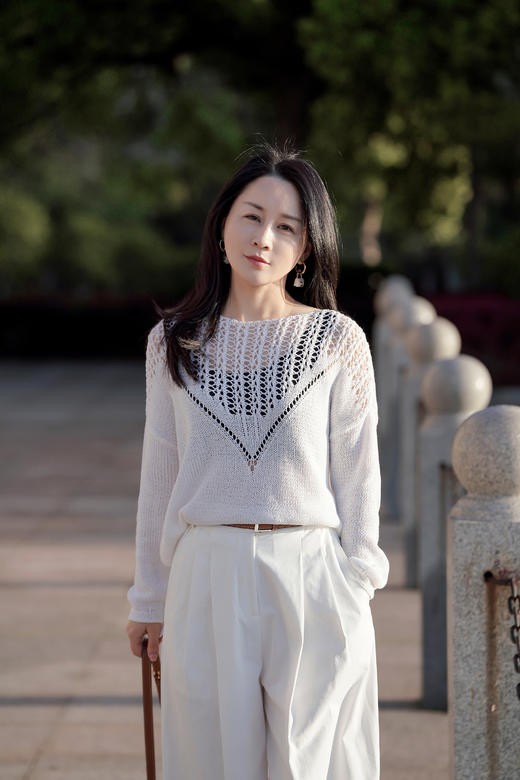 Laurel劳芮23春夏 经典带子纱镂空针织衫LWL342M08200 商品图6