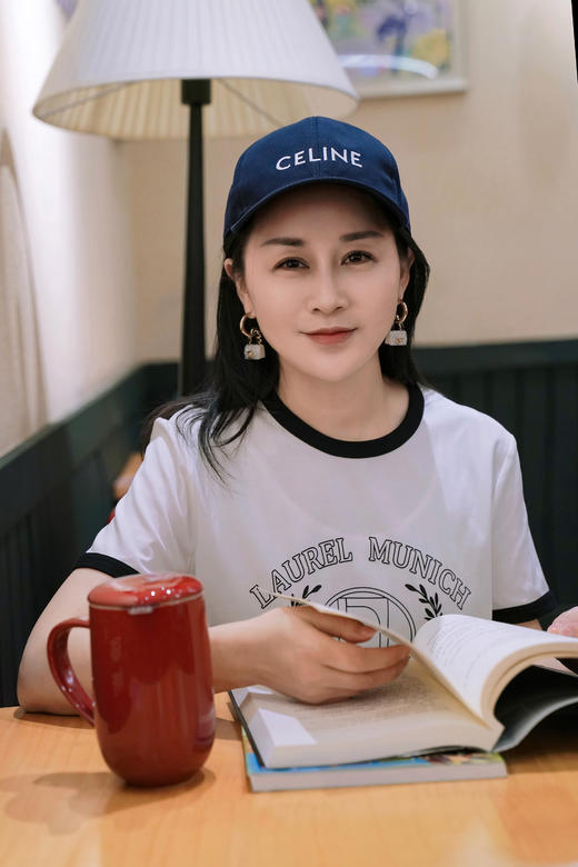 【匹马棉】Laurel劳芮23春夏LOGO印花撞边T恤上衣LWL342Z03300 商品图4