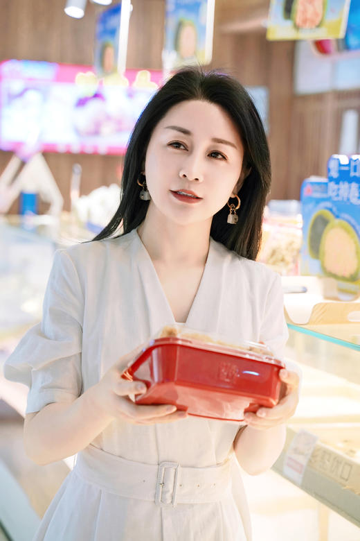 Laurel劳芮23春夏气质深v叠片收腰连衣裙LWL342Y08900 商品图3