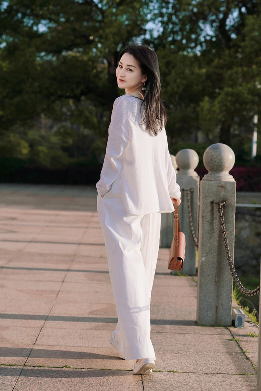 Laurel劳芮23春夏 经典带子纱镂空针织衫LWL342M08200 商品图4