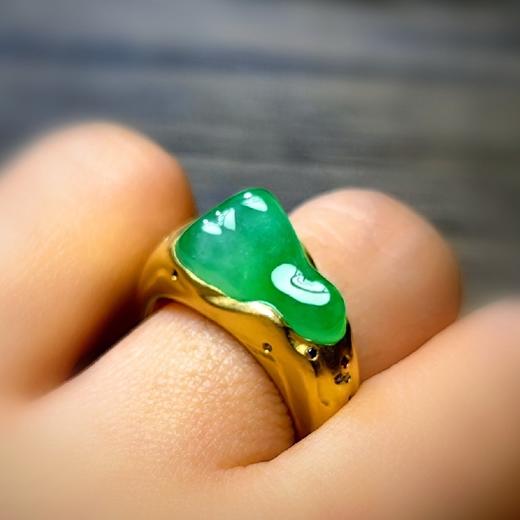 【只此青绿】翡翠青山戒18k镶嵌 商品图5