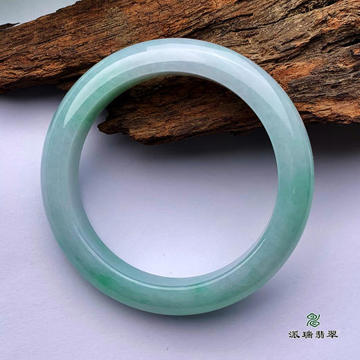派瑞翡翠 翡翠手镯 糯种 浅绿 商品图3