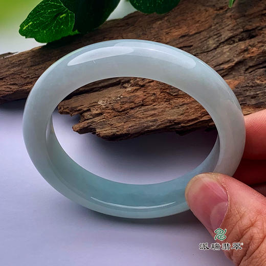 派瑞翡翠 翡翠手镯 糯种 浅绿 商品图2