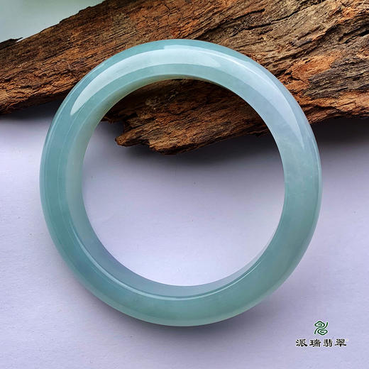 派瑞翡翠 翡翠手镯 糯种 浅绿 商品图2