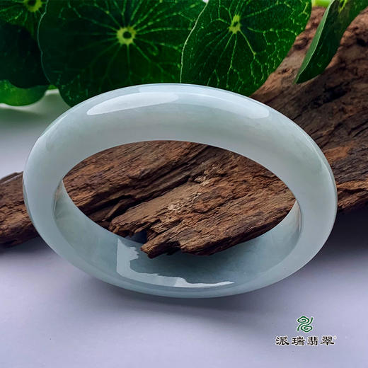 派瑞翡翠 翡翠手镯 糯种 浅绿 商品图0
