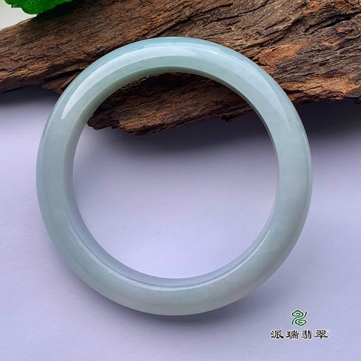 派瑞翡翠 翡翠手镯 糯种 浅绿 商品图3