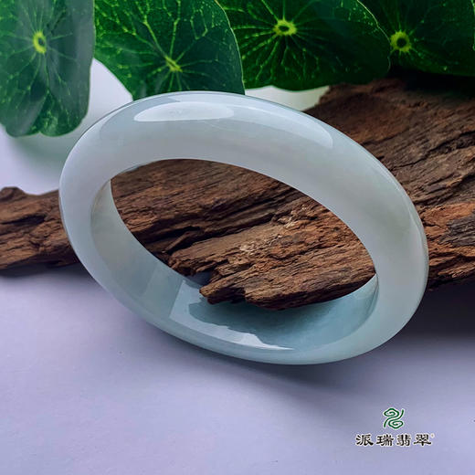 派瑞翡翠 翡翠手镯 糯种 浅绿 商品图0