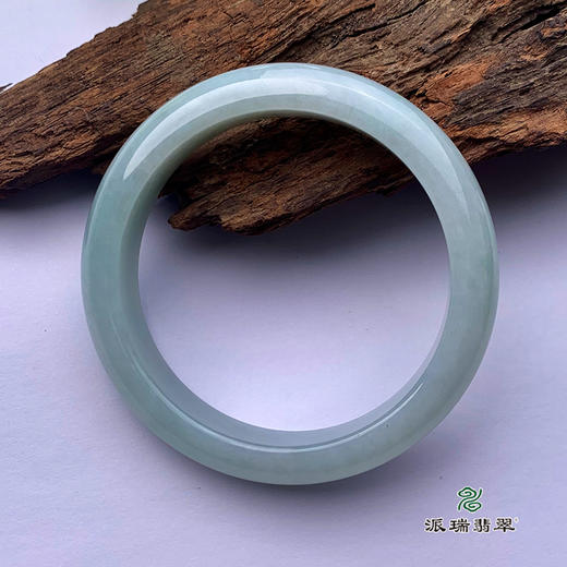 派瑞翡翠 翡翠手镯 糯种 浅绿 商品图3